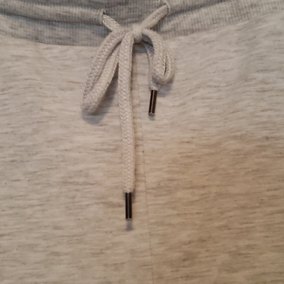 Medium Grey capri joggers - Picture 3 of 5